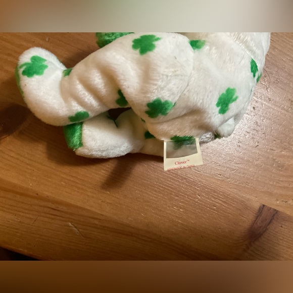 St. Patrick’s Day beads, Mardi Gras long beads and Clover Ty Beanie baby bundle - Picture 5 of 8